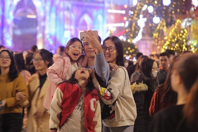 Tổng Liên đoàn Lao động Việt Nam nhất trí phương án nghỉ Tết Dương lịch 2026 4 ngày liên tục - ảnh 1