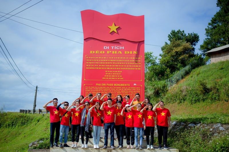 Cung đường dài 32km là chứng nhân cho chiến thắng ‘lừng lẫy năm châu, chấn động địa cầu’, nay mở ra ‘tiên cảnh’ với 125 khúc cua tay áo chữ A, chữ Z - ảnh 3