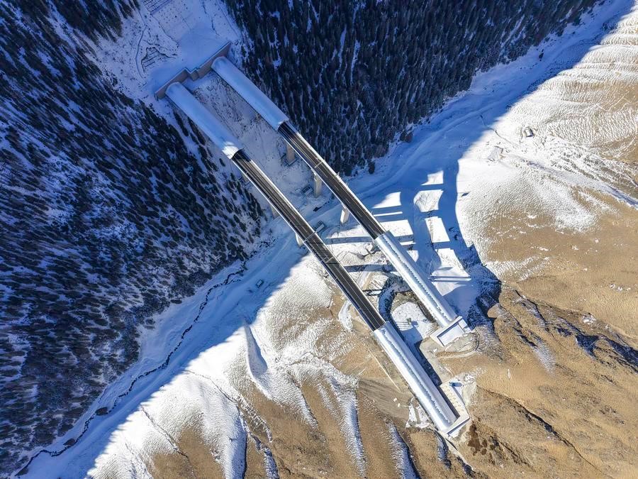 Chính thức đưa vào vận hành đường hầm cao tốc dài nhất thế giới, rút ngắn thời gian di chuyển từ vài giờ xuống còn 20 phút - ảnh 3