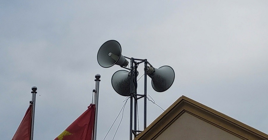 Người dân kiến nghị dừng phát loa 'báo thức' từ 4h30 sáng, phường nói 'phép vua còn thua lệ làng' - ảnh 1