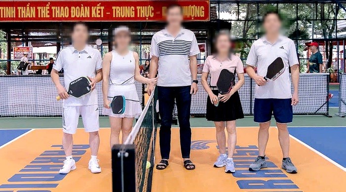 Kỷ luật một Bí thư Đảng ủy và hai Phó Chủ tịch UBND xã bỏ lớp bồi dưỡng đi đánh pickleball - ảnh 1