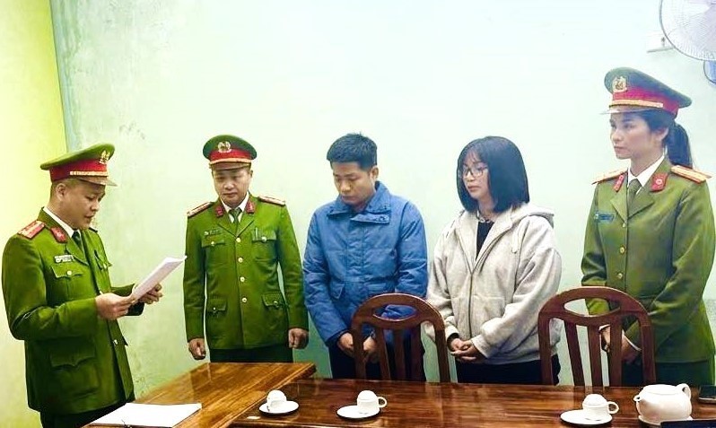 Bắt đôi nam nữ đứng sau nhiều đường link, trang web ngân hàng, tổ chức tín dụng - ảnh 1