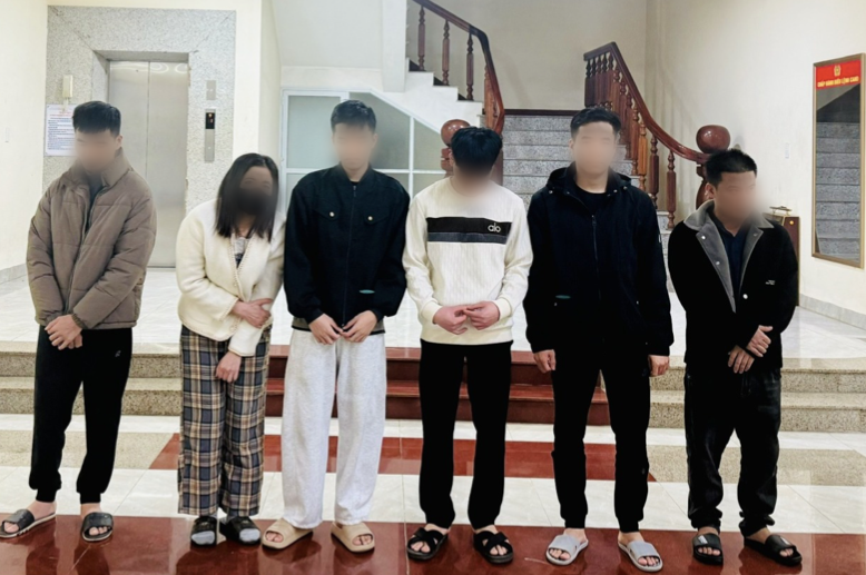 Bắt khẩn cấp đối tượng sinh năm 2004 cầm đầu đường dây đánh bạc trăm tỷ - ảnh 1