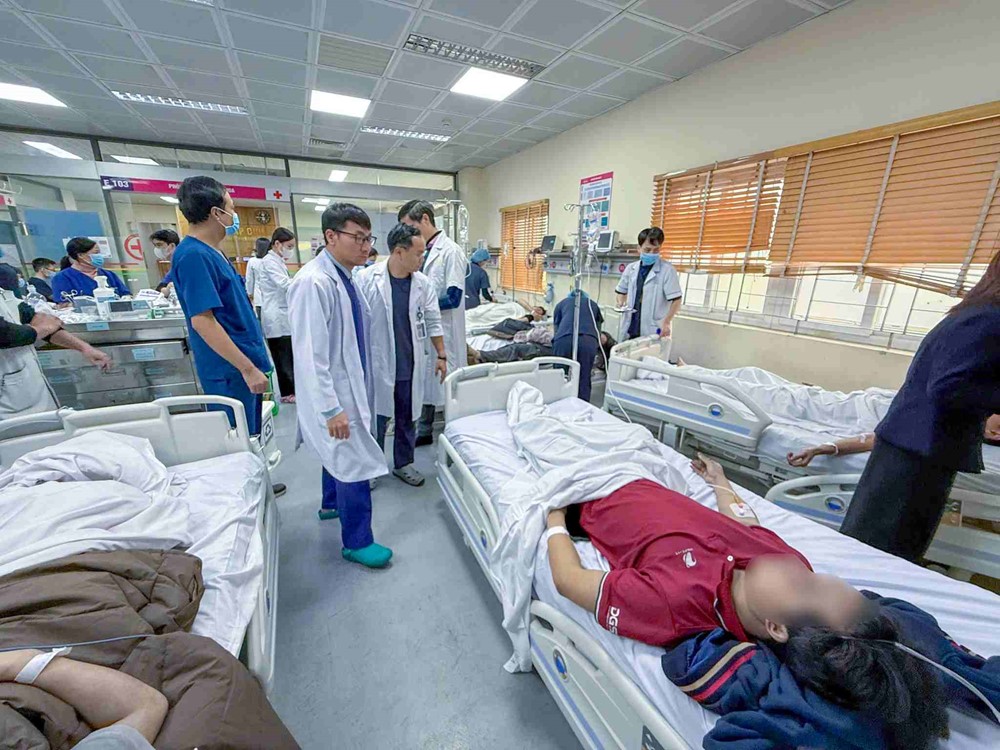 15 nạn nhân nhập viện cấp cứu trong vụ cháy nhà trọ tại Hà Nội, Bệnh viện E kích hoạt báo động đỏ - ảnh 2