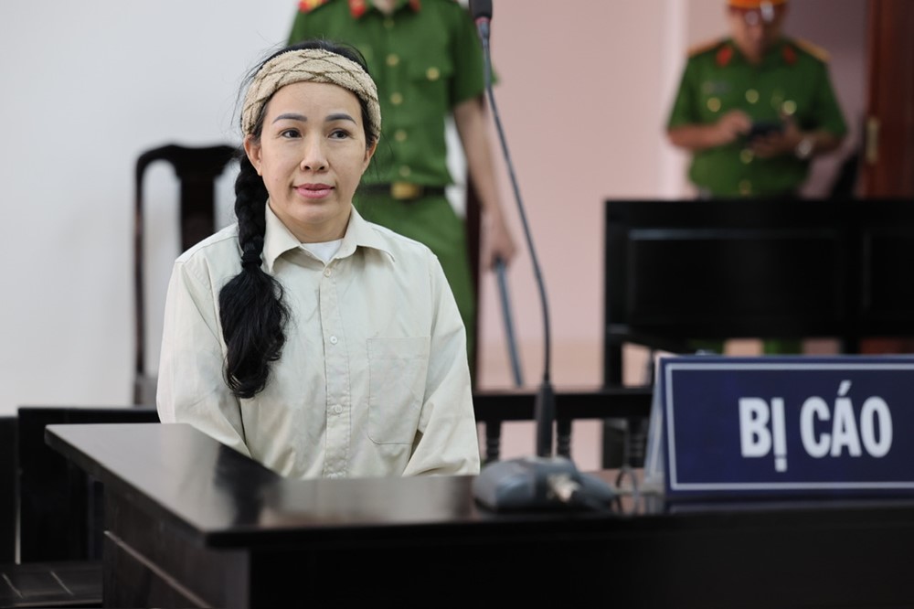 Vợ chồng bà Nguyễn Phương Hằng vắng mặt trong phiên xét xử YouTuber Đinh Thị Lan - ảnh 1