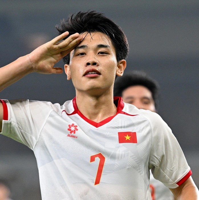 Cầu thủ nổi nhất U23 Việt Nam vướng tin đồn hẹn hò Á hậu SN 2003, được dân mạng Trung Quốc gọi là ‘Messi của Việt Nam’ - ảnh 9