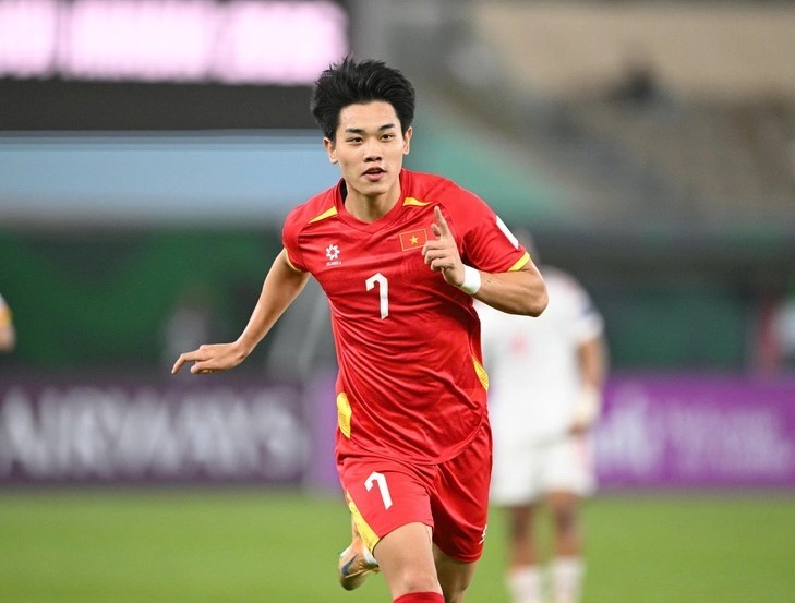 Cầu thủ nổi nhất U23 Việt Nam vướng tin đồn hẹn hò Á hậu SN 2003, được dân mạng Trung Quốc gọi là ‘Messi của Việt Nam’ - ảnh 1