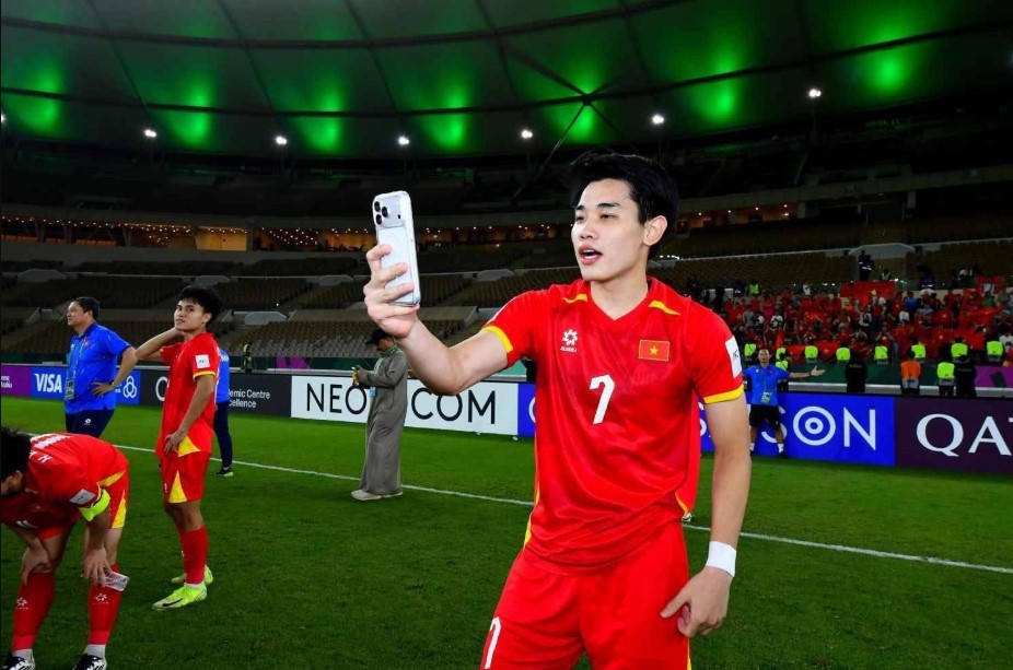 Cầu thủ nổi nhất U23 Việt Nam vướng tin đồn hẹn hò Á hậu SN 2003, được dân mạng Trung Quốc gọi là ‘Messi của Việt Nam’ - ảnh 7