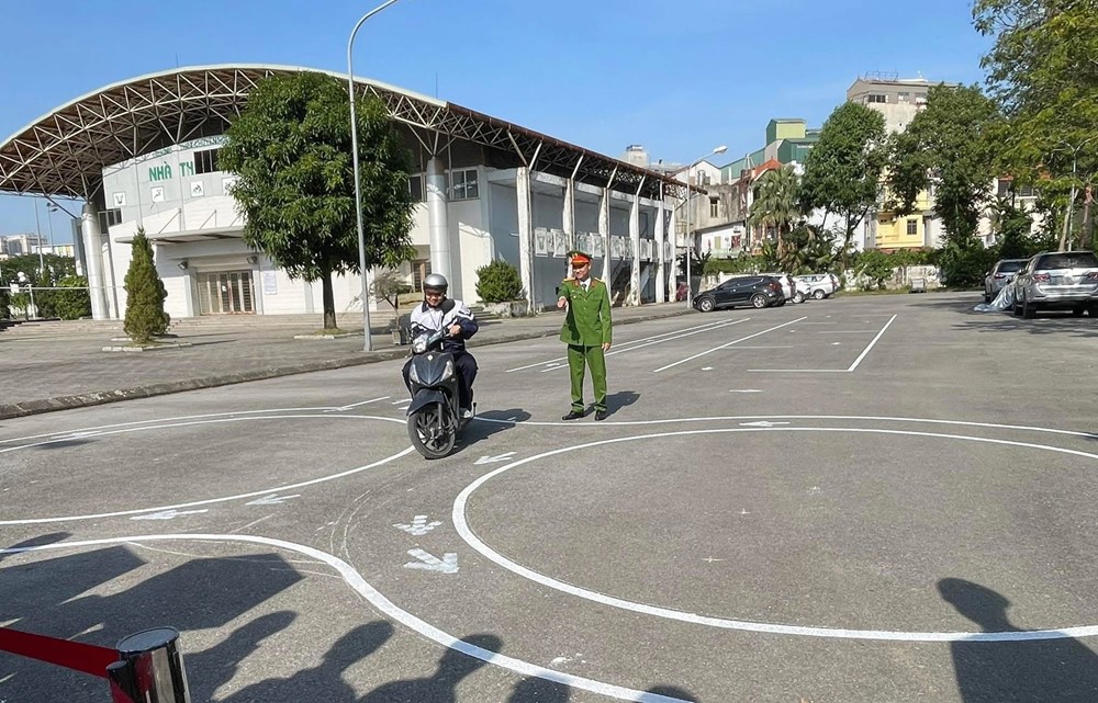 Bộ Công an sắp áp dụng thay đổi quan trọng trong bài thi sát hạch lái xe - ảnh 1