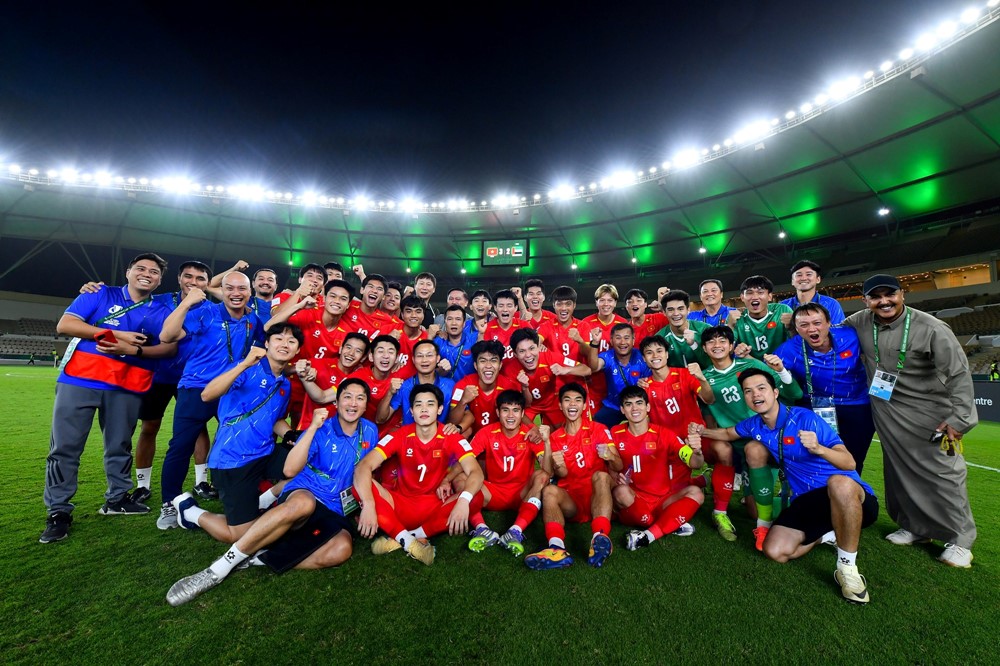 Một công ty cho toàn bộ nhân viên về sớm, tặng thêm suất thịt kho tàu để cổ vũ đội tuyển U23 Việt Nam - ảnh 2