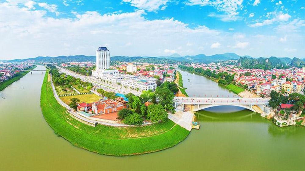 Dòng sông hiếm hoi chảy ngược từ Việt Nam sang Trung Quốc: Khởi nguồn từ đỉnh núi 1.200m, vận chuyển 628.000 tấn phù sa mỗi năm - ảnh 1