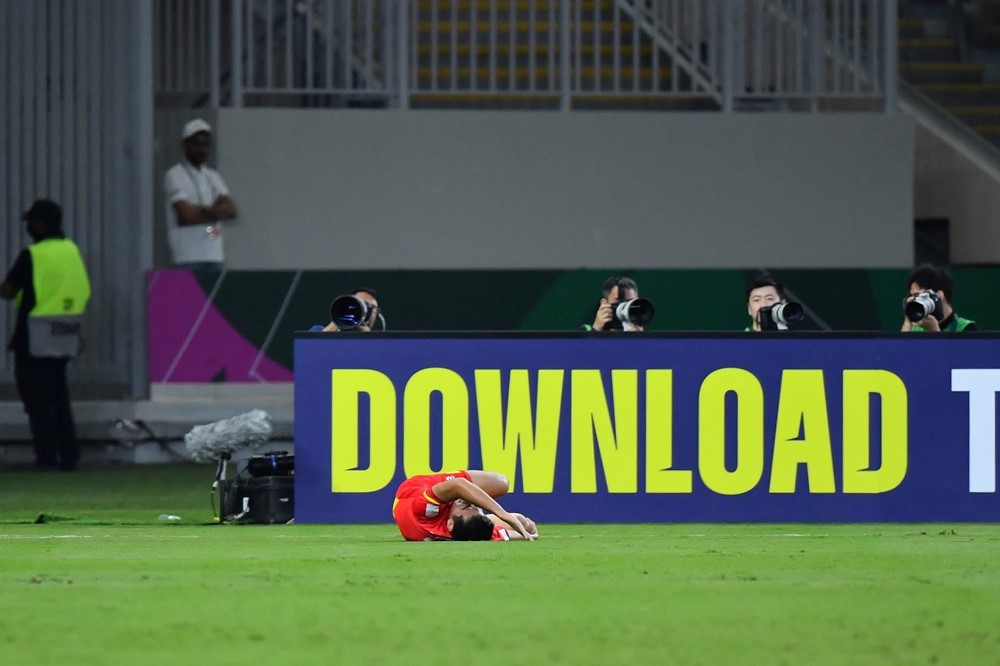 Sau chấn thương, cầu thủ Nguyễn Hiểu Minh viết tâm thư dài gửi người hâm mộ - ảnh 1