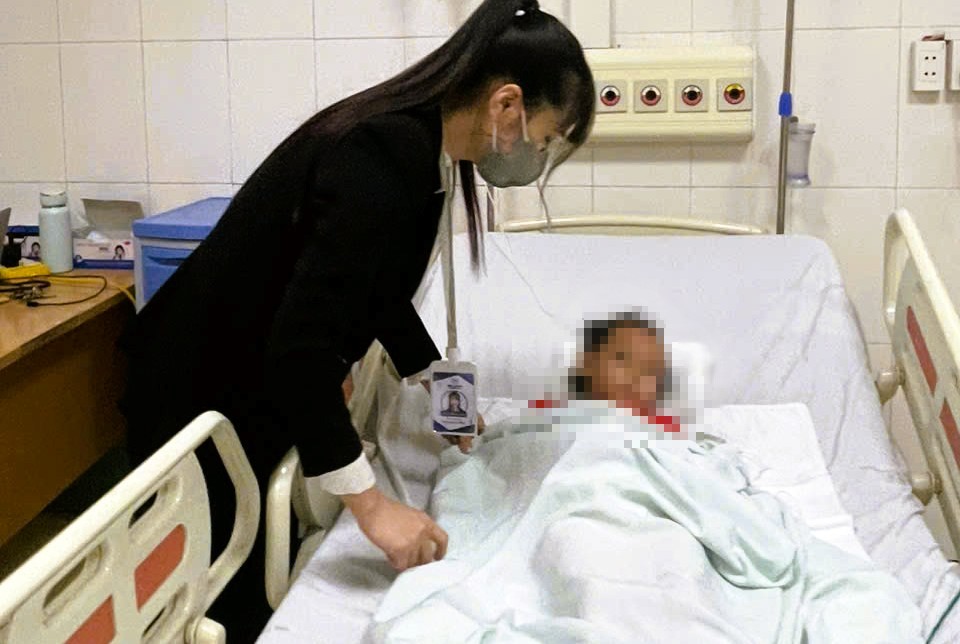 Nghi án mẹ đẻ cho 3 con nhỏ uống trà sữa pha thuốc diệt chuột - ảnh 2