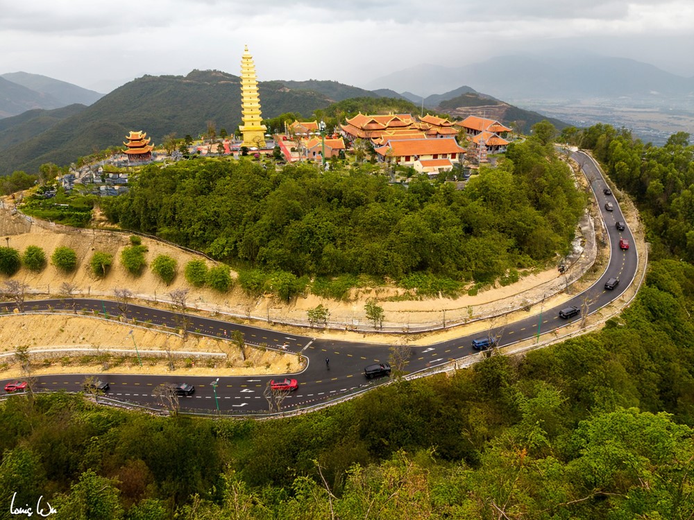 Hé lộ chiếc xe rước dâu ‘độc nhất vô nhị’ mà con trai tỷ phú Phạm Nhật Vượng cầm lái trong ngày trọng đại - ảnh 6