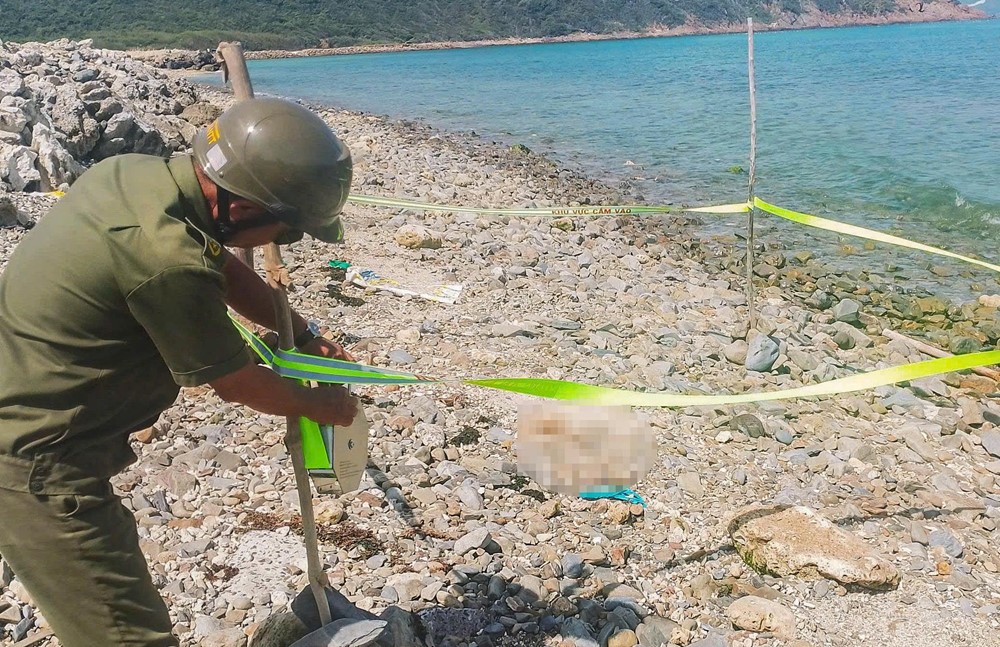 Điều tra vụ phát hiện đoạn chân người trôi dạt vào bờ biển Khánh Hòa - ảnh 1