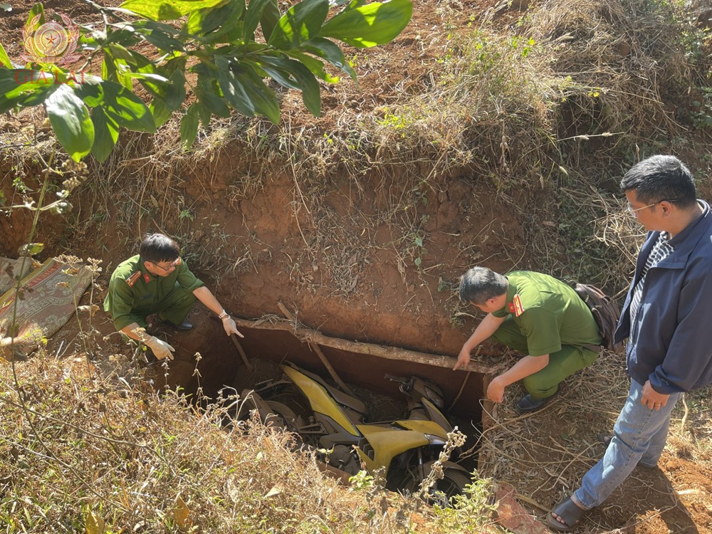 Công an treo thưởng cho người dân cung cấp thông tin có giá trị phục vụ điều tra vụ cướp ngân hàng tại Gia Lai - ảnh 2