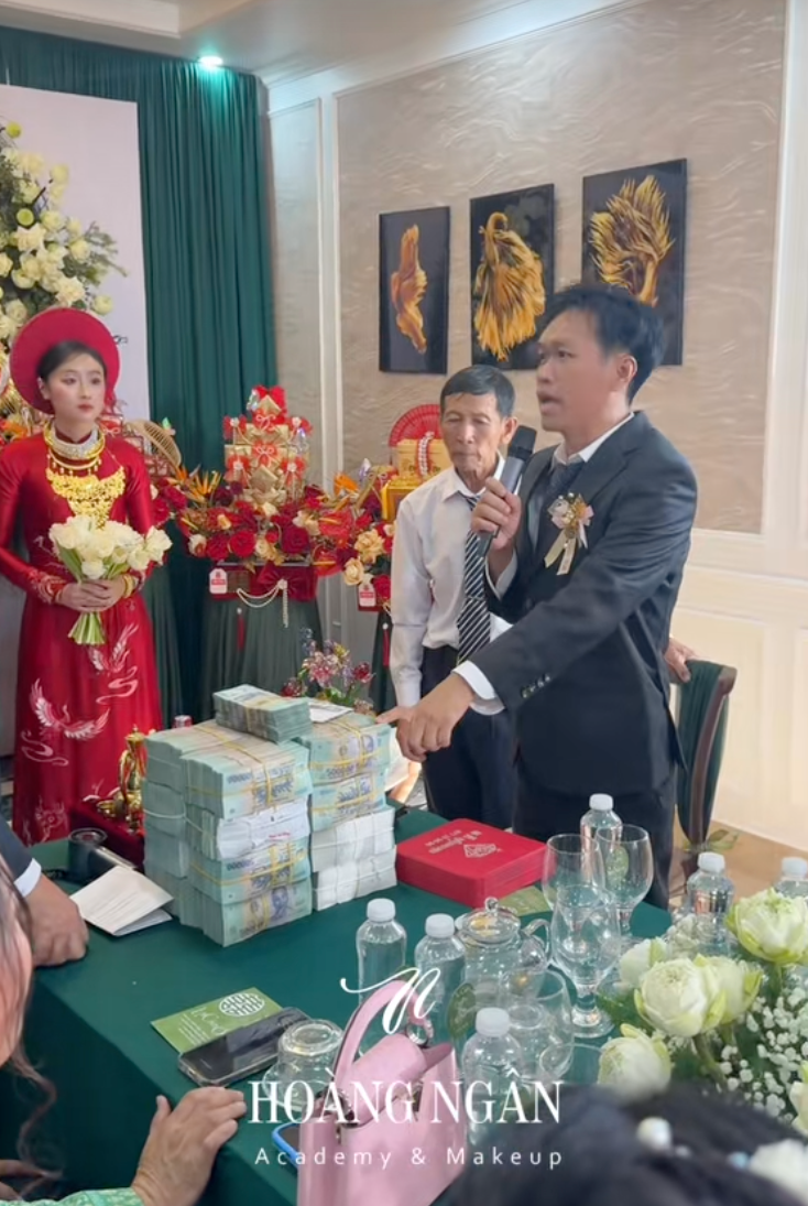 Cô gái Việt lấy chồng Campuchia, nhận quà cưới 35 tỷ và hoa cưới 300 triệu đồng, chú rể được bố vợ tặng siêu xe đi uống cà phê - ảnh 3