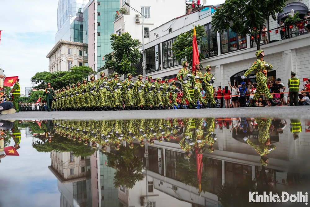 Trong vòng tay Nhân dân, đoàn quân tiến bước - ảnh 13
