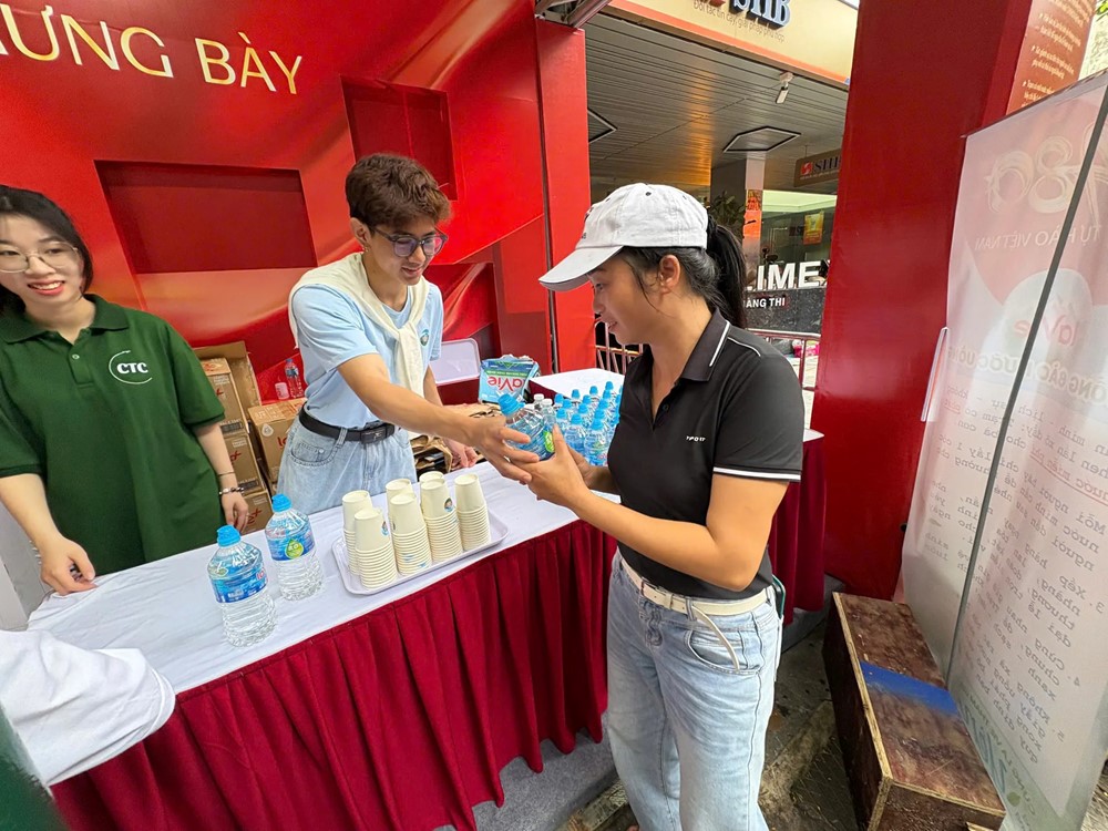 Cập nhật: Không khí chuẩn bị lễ kỷ niệm, diễu binh, diễu hành 2/9 tại Hà Nội - ảnh 27