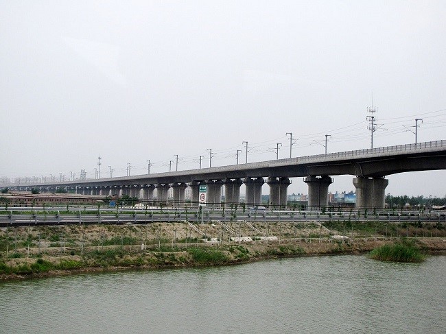 Láng giềng Việt Nam hoàn thiện thành công siêu cầu dài kỷ lục 113km 'băng qua' đô thị, ngành xây dựng lập tức lên tầm cao mới - ảnh 2