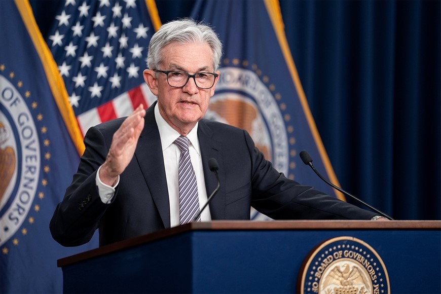 Chủ tịch Fed Jerome Powell tuyên bố ‘đã đến lúc điều chỉnh chính sách tiền tệ’, thừa nhận từng đánh giá sai tình hình lạm phát - ảnh 1