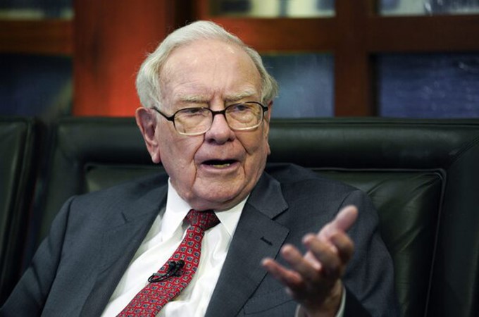 Warren Buffett gợi ý 5 cuốn sách giúp đầu tư thành công hơn  - ảnh 1