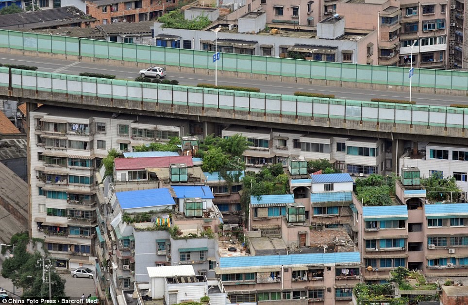 Siêu dự án cầu vượt huyết mạch dẫn đến sân bay: Dài 300m, nằm trên nóc 10 tòa chung cư - ảnh 2