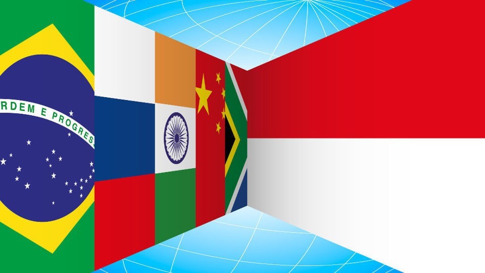 Quan hệ tốt với phương Tây, nền kinh tế lớn nhất Đông Nam Á vẫn quyết tâm gia nhập BRICS, trật tự thế giới dự kiến xảy ra 'bước ngoặt'?  - ảnh 1