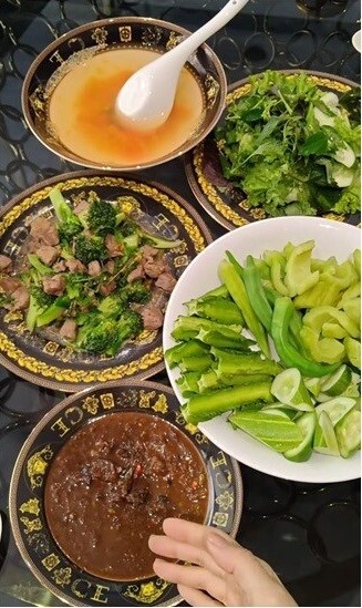 Nữ danh hài ở biệt thự 300 tỷ, đất rải khắp Việt Nam nhưng chỉ mê món rẻ tiền này, tăng 3kg vì ngày nào cũng ăn - ảnh 5