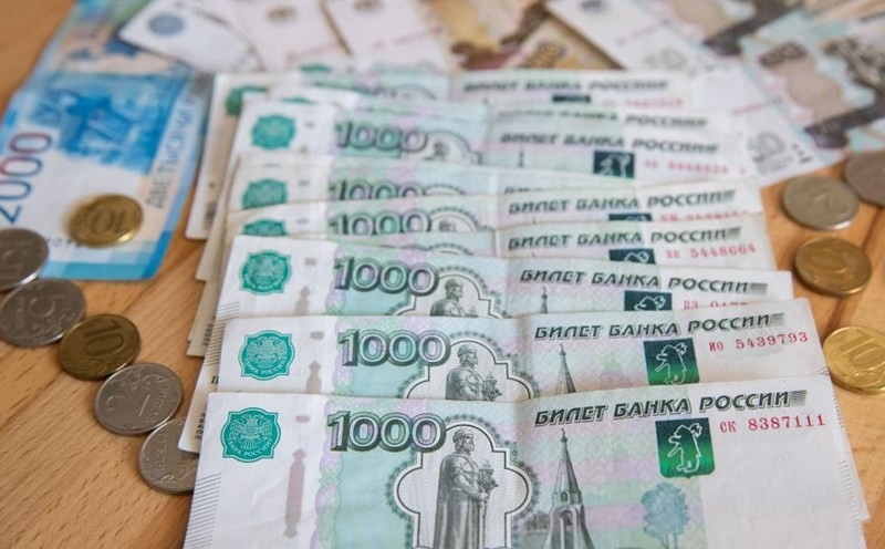 Vượt USD, rúp Nga trở thành đồng tiền có lợi nhuận cao nhất thế giới - ảnh 1