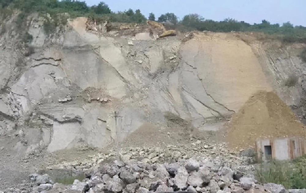 Phát hiện 'kho báu' gồm 2 triệu vật thể xâu thành chuỗi dẫn đến biệt phủ ngầm 383m2, chính quyền nghe tin lập tức cử chuyên gia đến - ảnh 1