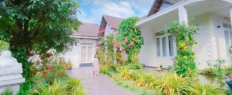 Nữ NSND là Tiến sĩ cải lương đầu tiên của Việt Nam được Forbes vinh danh, từng sinh quý tử cho tỷ phú Pháp, tuổi 80 lẻ loi trong biệt thự 1.200m2 - ảnh 4