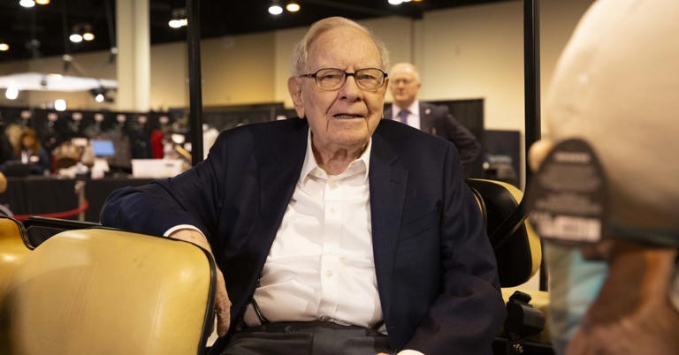 Lợi nhuận quý I giảm sốc 14%, đế chế của Warren Buffett đối mặt 'cú giáng' kép từ rủi ro tỷ giá và thuế quan - ảnh 1