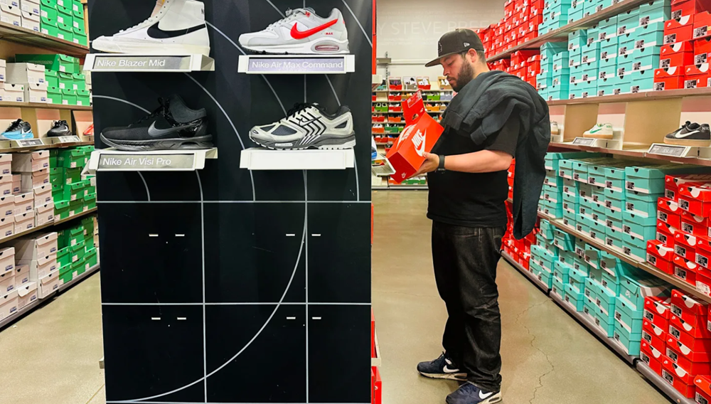 Nike, Adidas cùng 70 thương hiệu lên tiếng phản đối: Ông Trump có thể đang tự 'hủy diệt' ngành hàng tỷ đô của nước Mỹ? - ảnh 1