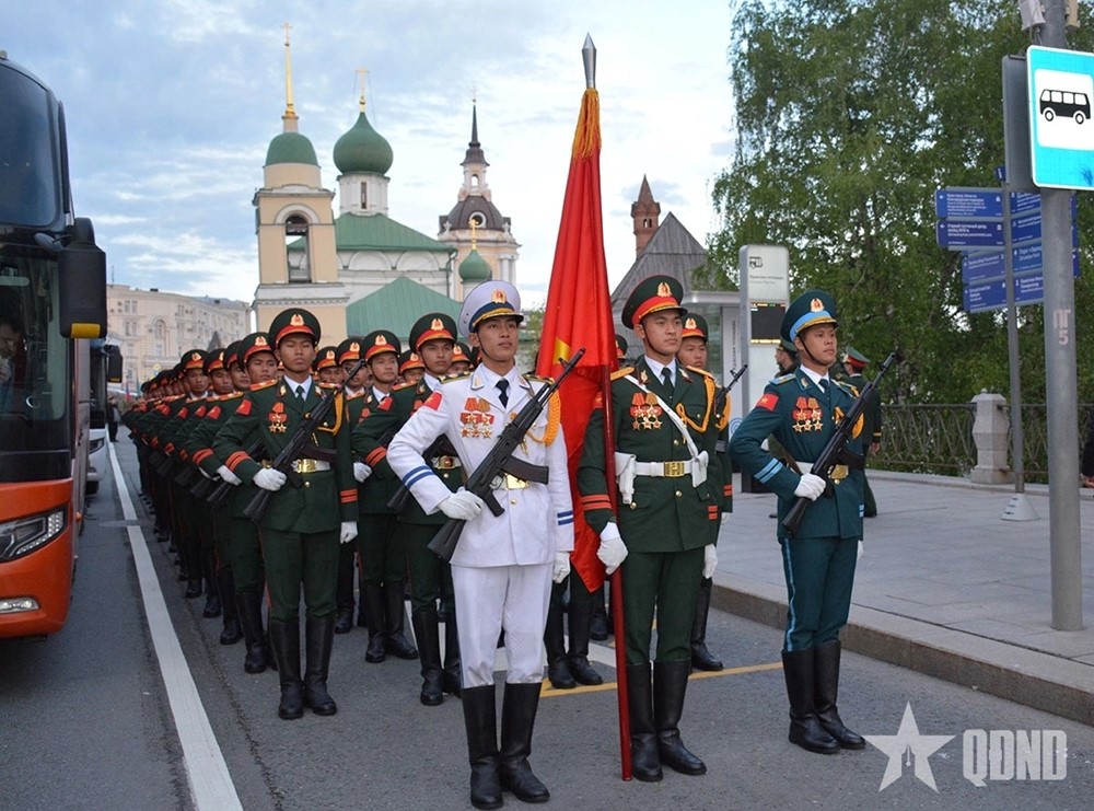 Đoàn Quân đội Nhân dân Việt Nam trong buổi sơ duyệt trên Quảng trường Đỏ: 'Cực phẩm' cao 1m8 trở lên, là các cán bộ, học viên ưu tú của quân đội - ảnh 1