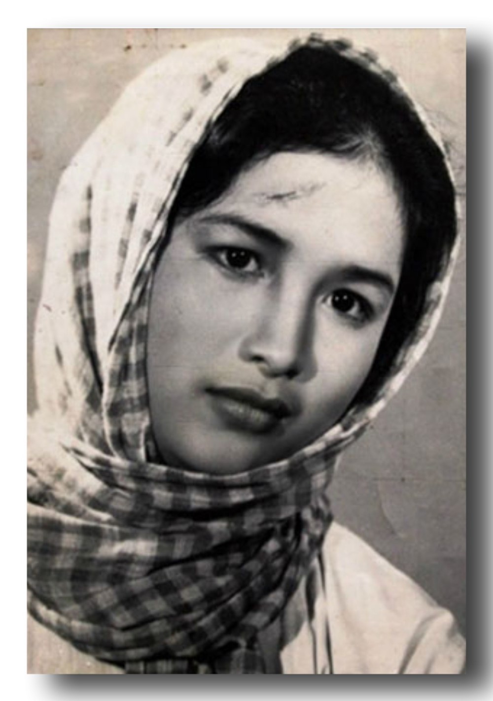 Nữ NSND sở hữu đôi mắt đẹp nhất Việt Nam, được nhà thơ nổi tiếng gọi là 'người đàn bà đẹp xuyên thế kỷ', U90 sống một mình - ảnh 1