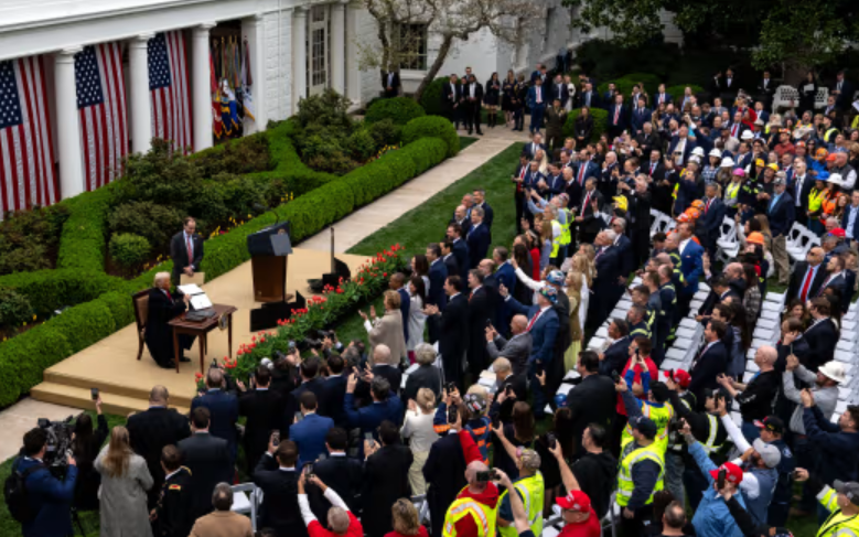 Thị trường toàn cầu nín thở chờ quyết định lãi suất của Fed đêm nay, lo ngại một bước 'sai nhịp' sẽ giáng đòn nặng nề vào kinh tế Mỹ - ảnh 2