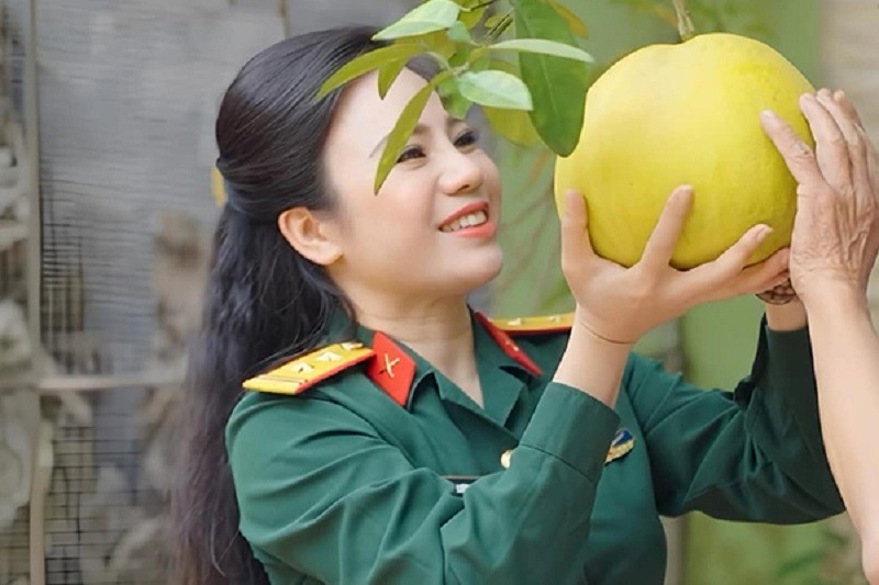 Nữ Trung tá quân đội quê Thái Bình mới 40 tuổi đã lên NSND, được mệnh danh là Hoa khôi làng chèo, đồng nghiệp xuất sắc của Đại tá Tự Long - ảnh 3