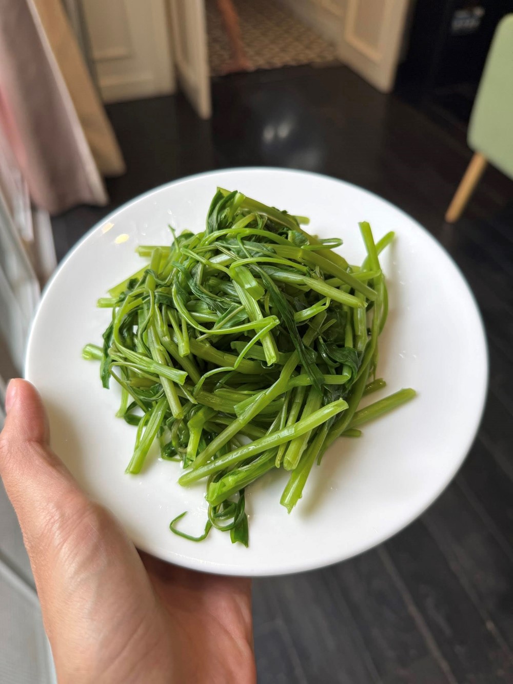 Nữ diễn viên gốc Tiền Giang từ bỏ hào quang làm dâu gia tộc 3.000 tỷ, sống trong biệt thự nguy nga như lâu đài nhưng đặc biệt mê món dân dã này - ảnh 5