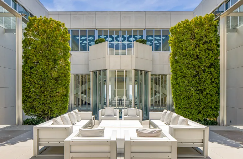 Biệt phủ hơn 4.000m2 của đại gia nổi tiếng đang rao bán với giá 5.000 tỷ đồng - ảnh 2