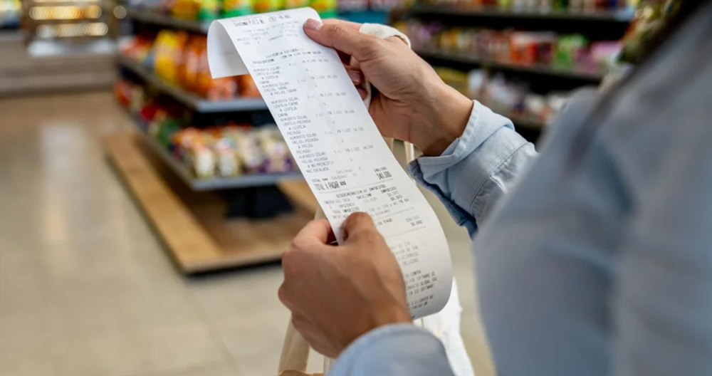 Nền kinh tế lớn nhất thế giới 'lung lay': Người dân chật vật vì thu nhập thấp, nhiều hộ gia đình không đạt mức sống cơ bản - ảnh 1