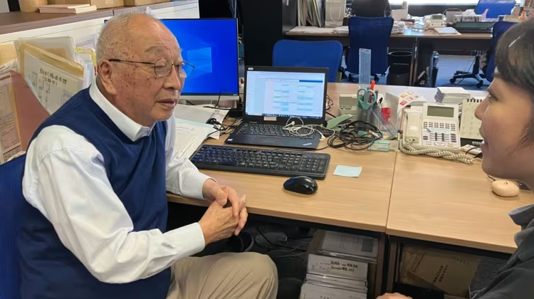 Hơn 5 triệu người trên 70 tuổi vẫn phải đi làm: Chuyện gì xảy ra tại nền kinh tế lớn thứ 4 thế giới?  - ảnh 2