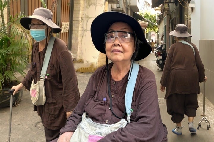 Cô đào cải lương nổi tiếng khắp Việt Nam một thời, được bao người săn đón: U80 bán vé số kiếm cơm, sống cô độc trong nhà trọ vỏn vẹn 10m2 - ảnh 3