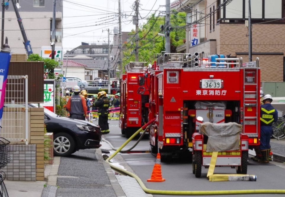 Nổ lớn tại công trường xây dựng, huy động 30 xe cứu hỏa ứng cứu, người dân sơ tán ngay lập tức - ảnh 2