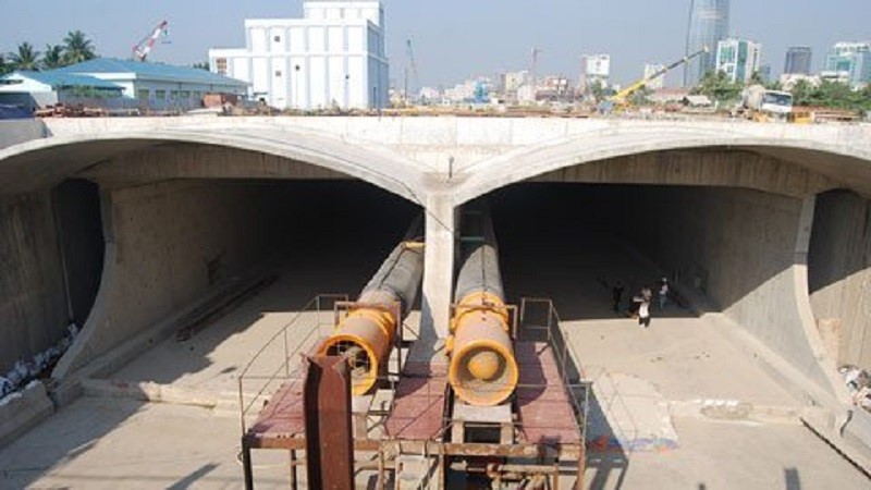 Đốt hầm lớn nhất Đông Nam Á nặng 27.000 tấn chìm sâu xuống nước sau một tiếng rầm lớn, 1.500 người Việt Nam làm nên kỳ tích  - ảnh 2