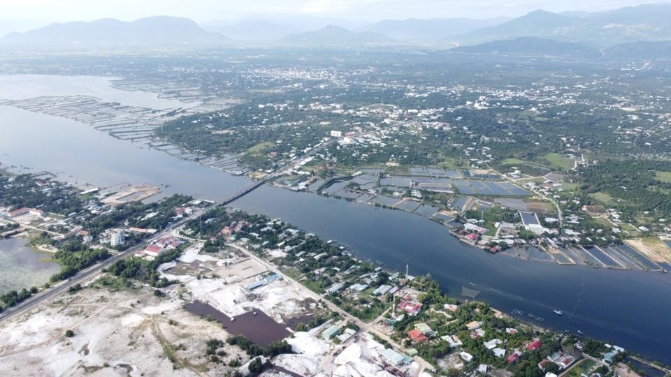 Vùng đất 'thiên đường' sở hữu bãi biển lot top 10 đẹp nhất thế giới của Việt Nam, nơi liên danh Vinhomes vừa trúng thầu dự án gần 290.000 tỷ đồng - ảnh 1