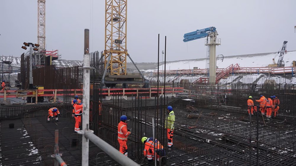 Xây đường hầm xuyên biển thay thế tuyến phà truyền thống, công nhân sử dụng 360.000 tấn thanh cốt thép, dự kiến hoàn thành năm 2029 - ảnh 2