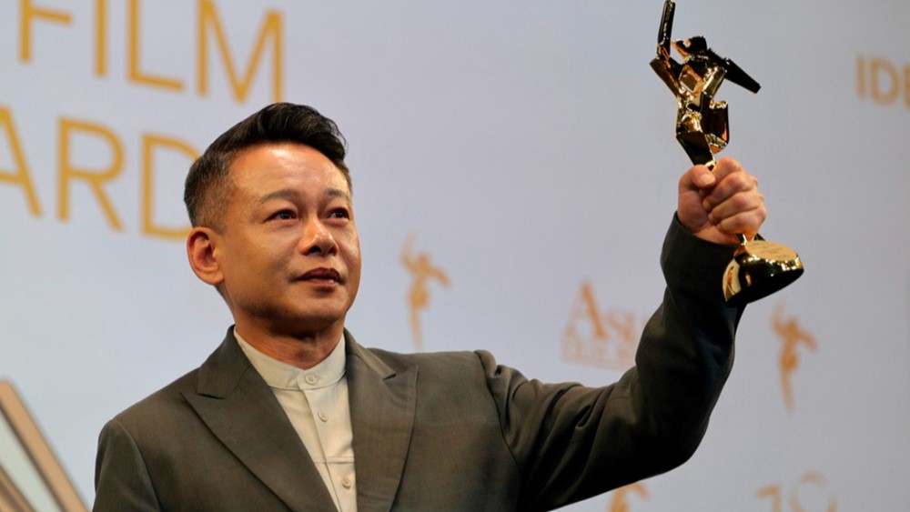 Bắt một nam diễn viên nổi tiếng sinh năm 1968 - ảnh 2