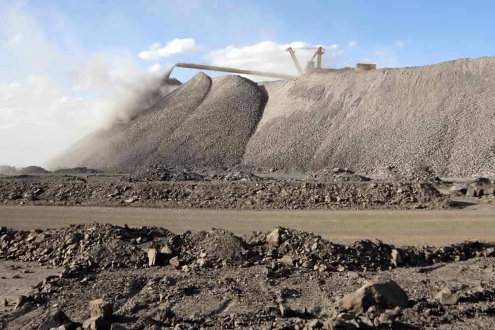 Láng giềng Việt Nam bất ngờ phát hiện kho báu dưới lòng đất trị giá hơn 4 triệu tỷ đồng, đủ dùng trong 60.000 năm khiến thế giới ngỡ ngàng - ảnh 2