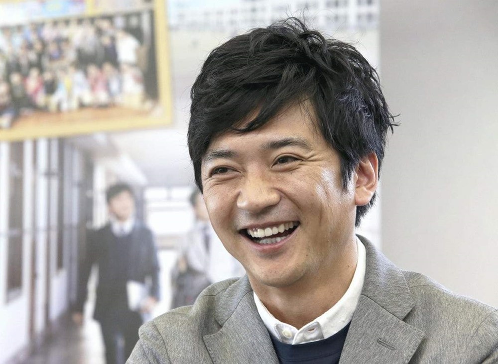 Đình chỉ nam ca sĩ nổi tiếng sinh năm 1974 vì ép nhân viên gửi ảnh nóng - ảnh 3